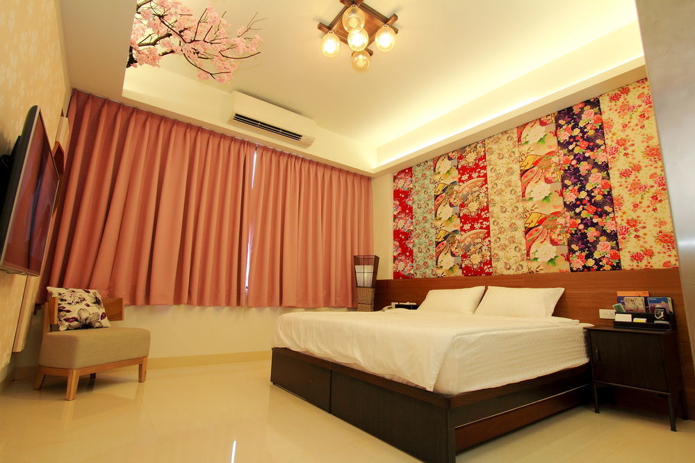 ลูน่า เฮาส์ Hotel เกาสง ภายนอก รูปภาพ