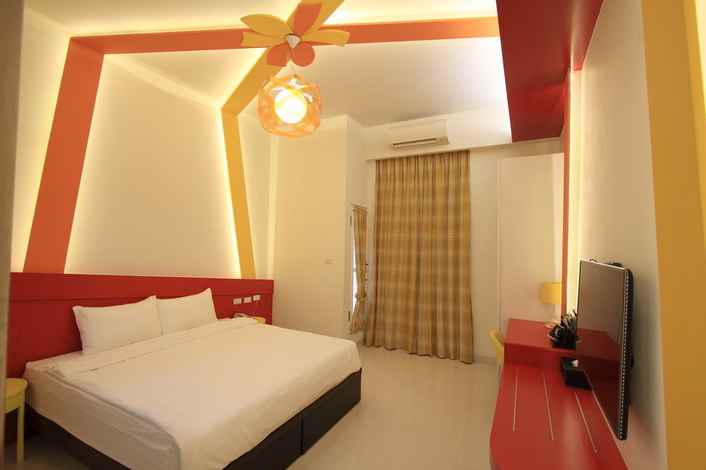 ลูน่า เฮาส์ Hotel เกาสง ภายนอก รูปภาพ
