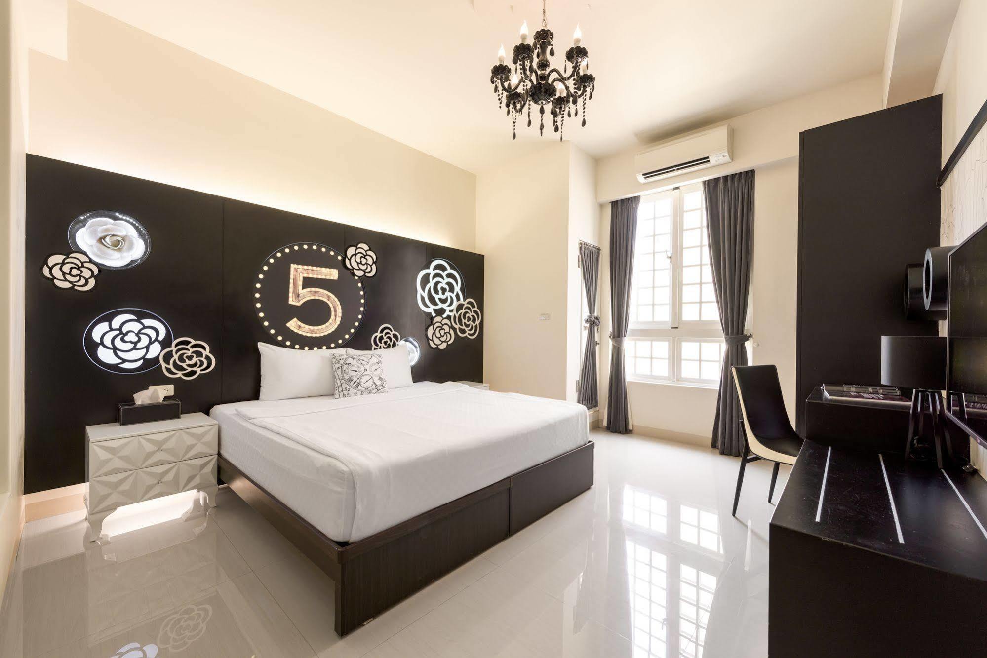 ลูน่า เฮาส์ Hotel เกาสง ภายนอก รูปภาพ