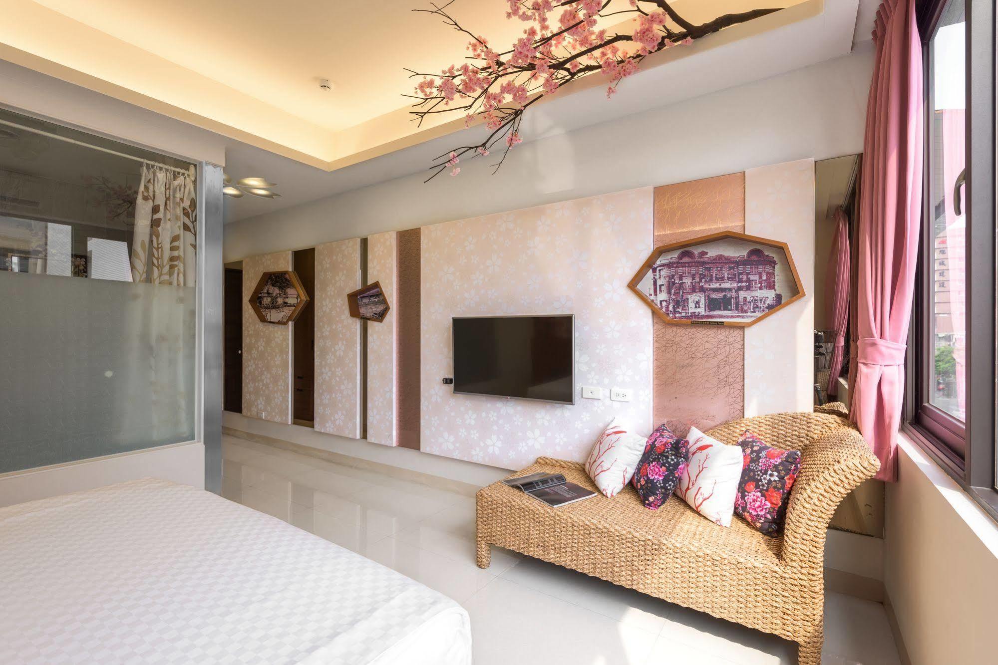ลูน่า เฮาส์ Hotel เกาสง ภายนอก รูปภาพ